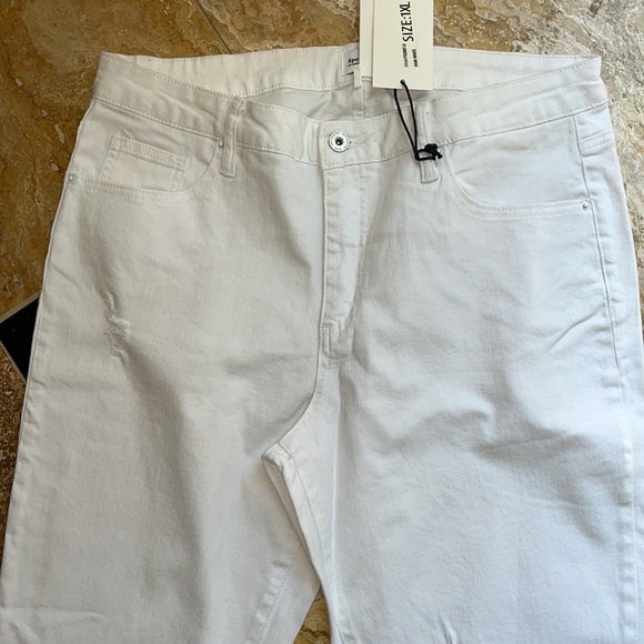Special A NWT no flaws bright white denim with light ripping - Picture 2 of 12